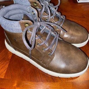 Cat and Jack Brown Shoes